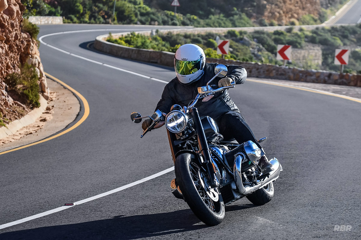 BMW R18 cruiser review